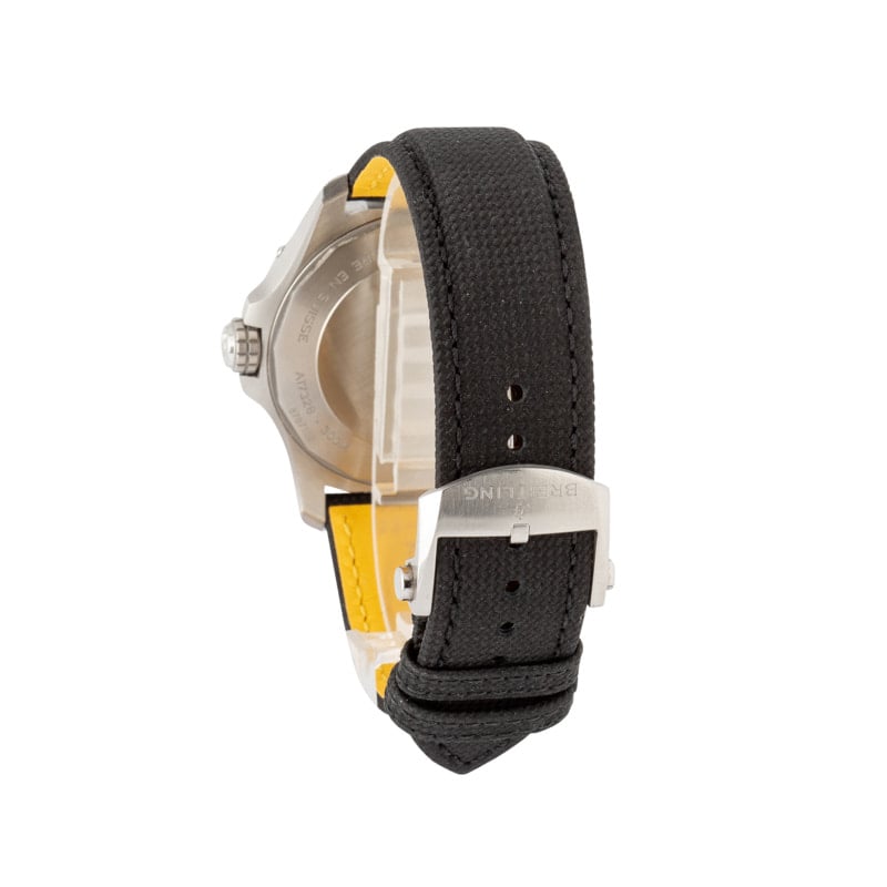 Pre-owned Breitling Avenger Black Dial