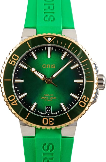 Oris Steel & 18k Gold Aquis Date Calibre 400 Green Dial