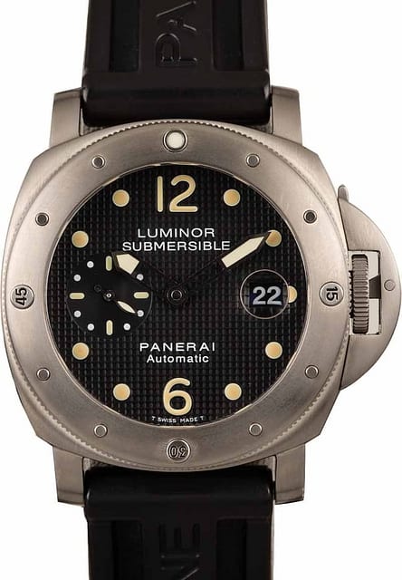 PreOwned Panerai Luminor Submersible PAM025