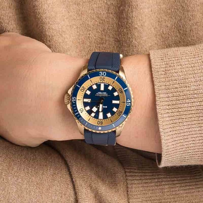 Pre-Owned Men's Breitling Superocean 44 Blue Dial