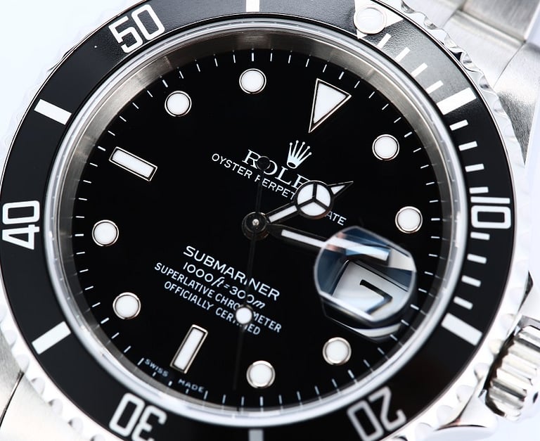 Rolex Oyster Perpetual 16610 Submariner No Holes Case