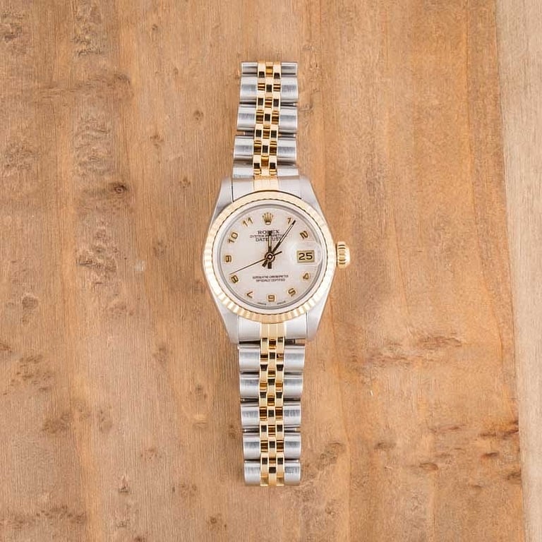 Buy Used Rolex Lady Datejust 69173 | Bob's Watches - Sku: 180399