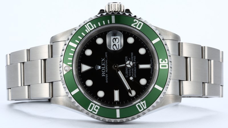 Rolex Submariner Green Anniversary 16610V Serial Engraved