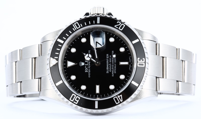 Rolex Oyster Perpetual 16610 Submariner No Holes Case