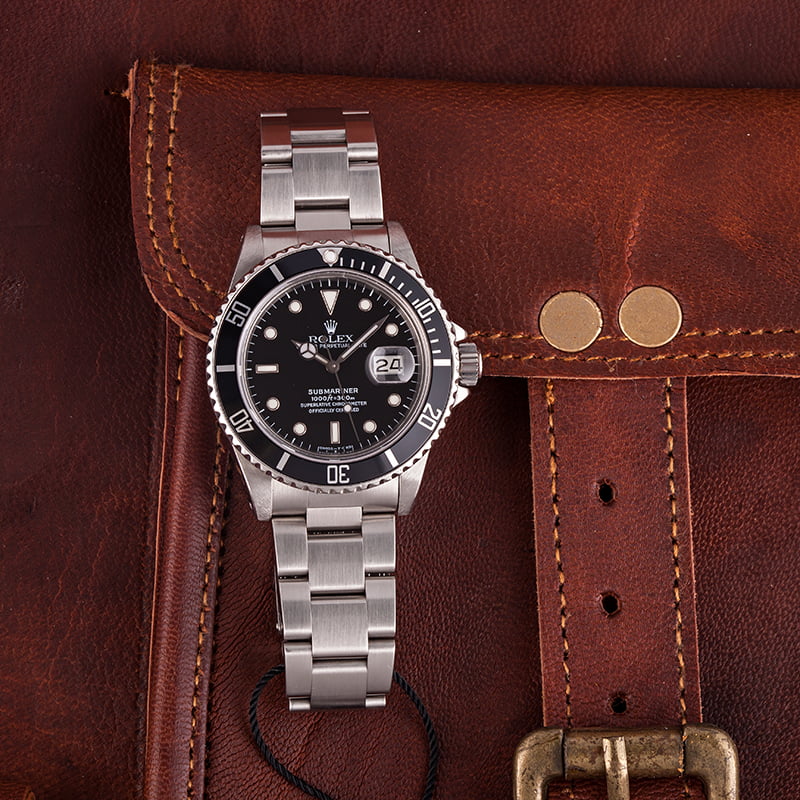 PreOwned Rolex Steel Submariner Black Dial 16800