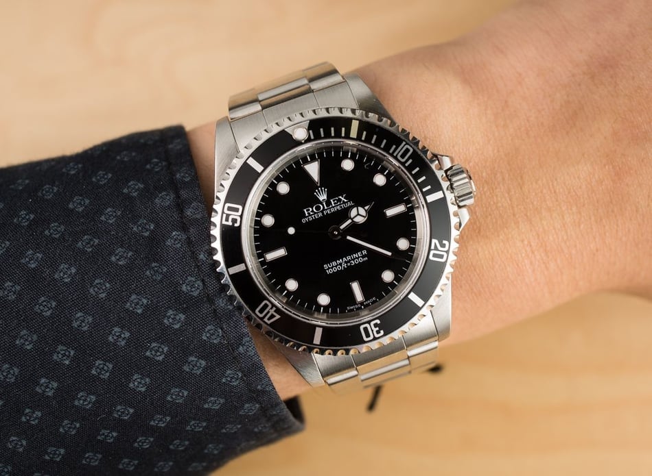 Men's Rolex Submariner 14060 Stainless Steel Oyster