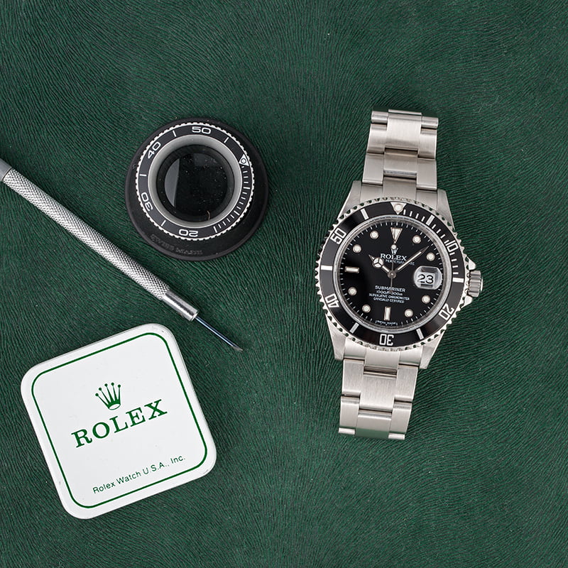 PreOwned Rolex Submariner 16610 Serial Engraved Rehaut