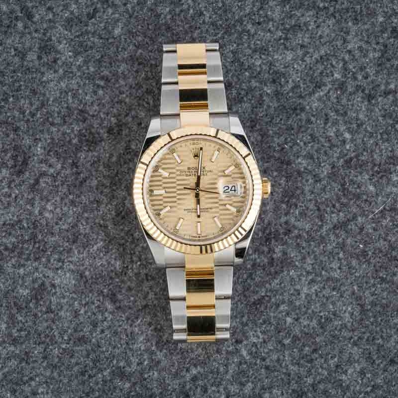 Rolex Datejust 41 126333 Fluted Motif Champagne Dial