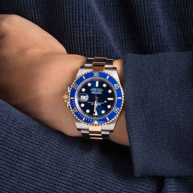 茶  Blue Tea Rolex Submariner Date Blue Ceramic 41mm 18K Yellow Gold & Steel