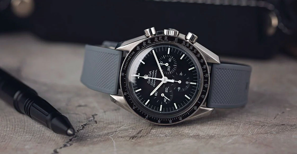 How do you use an Omega Speedmaster Moon Watch