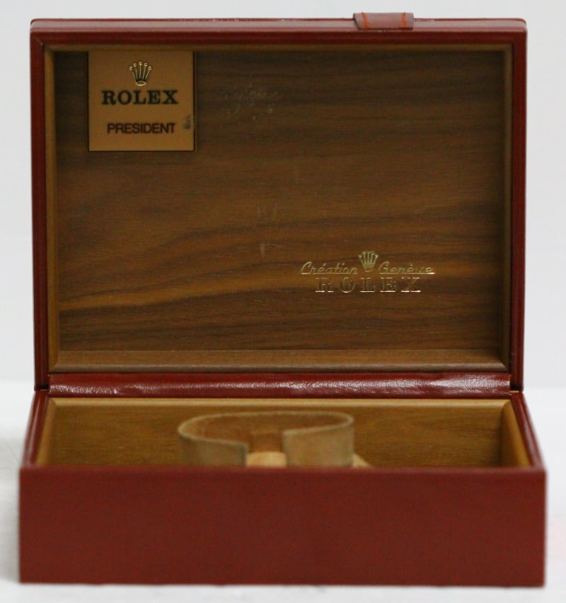 Rolex 18K OysterQuartz 19018 Day-Date