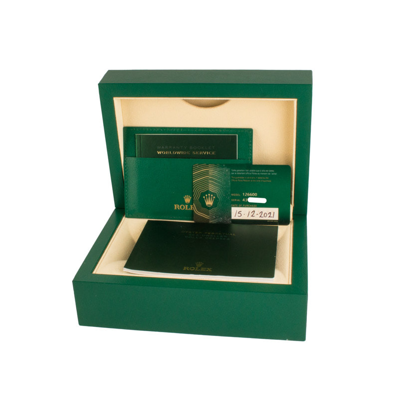 Men's Pre-owned Rolex Sea-Dweller ref 126600 Black Dial