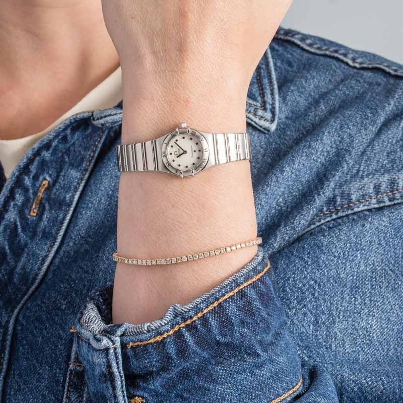 Pre-owned Omega Constellation Quartz Mother Of Pearl Dial