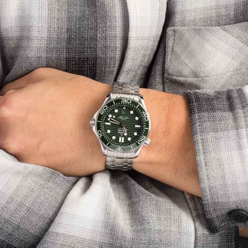 Pre-owned Omega Seamaster Diver 300M Green Dial