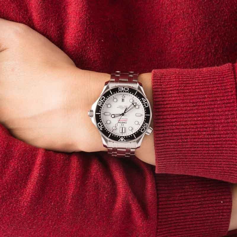 Used Omega White Dial Seamaster Diver 300M Stainless Steel