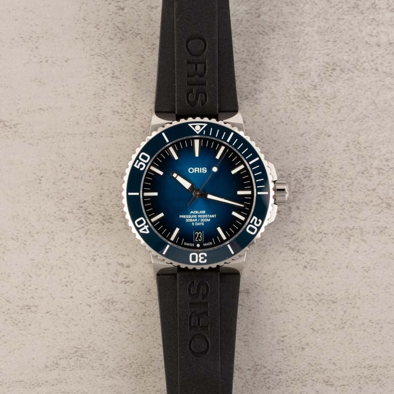 Oris Aquis Date Calibre 400 Steel on Rubber Strap