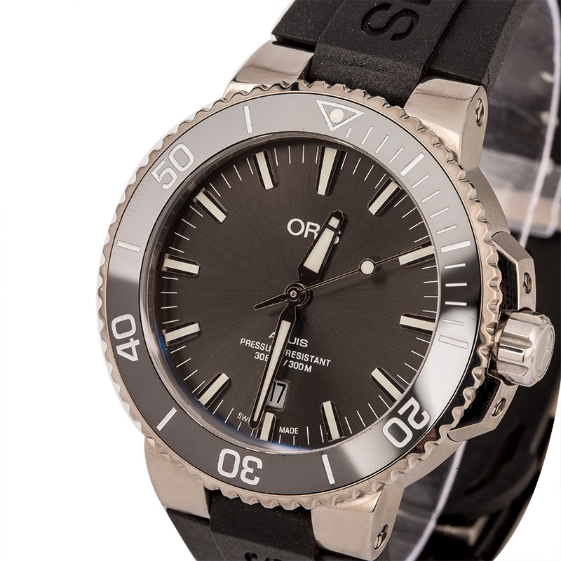 Oris Aquis Titanium Date