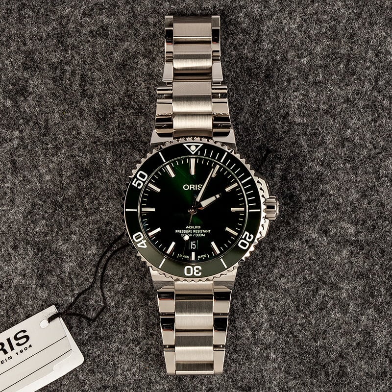 Mens Oris Aquis Date Green Dial