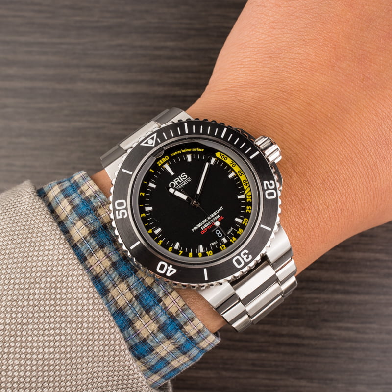 Oris Aquis Depth Gauge Black Luminous Dial