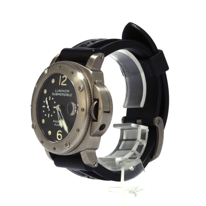 PreOwned Panerai Luminor Submersible PAM025