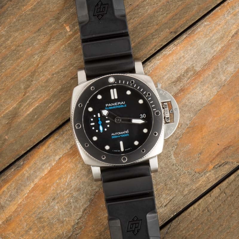 Buy Used Panerai Submersible PAM00683 | Bob's Watches - Sku