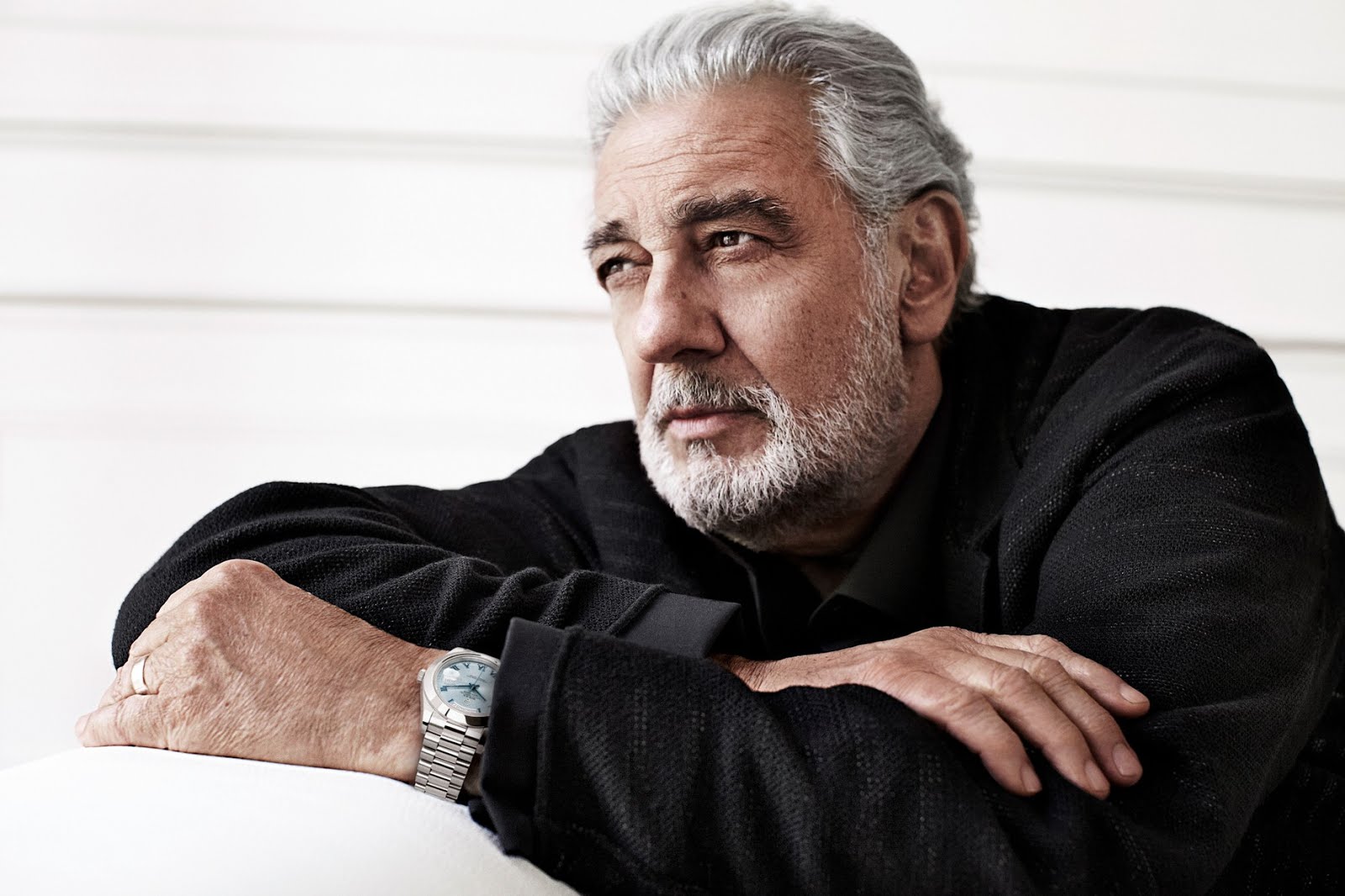 This leading tenor holds a Rolex President Day-Date, a watch that displays both the day and the date. Placido Domingo and others have a Day-Date, its clear that musicians wear Rolex