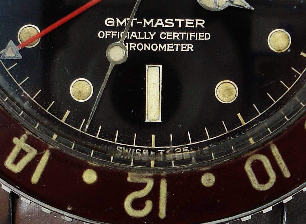 The GMT-Master 6542 was originally intended for pilots since it was able to keep track of two time zones. This Rolex GMT-Master 6542 is the model that has changed for the pilot.