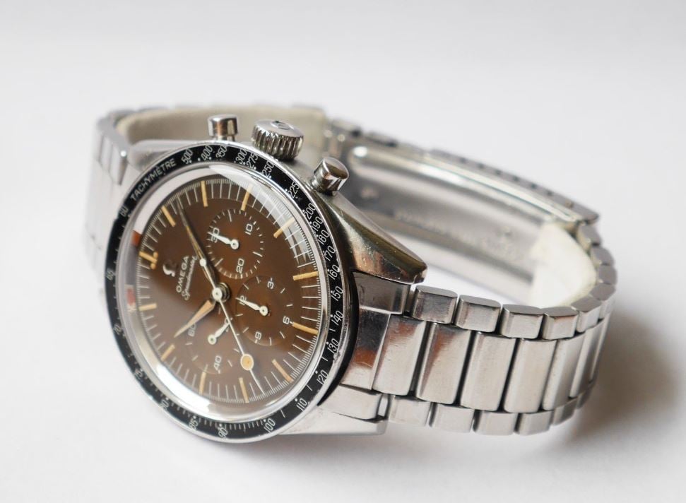 Omega Speedmaster Side Shot - Bob's Watches 