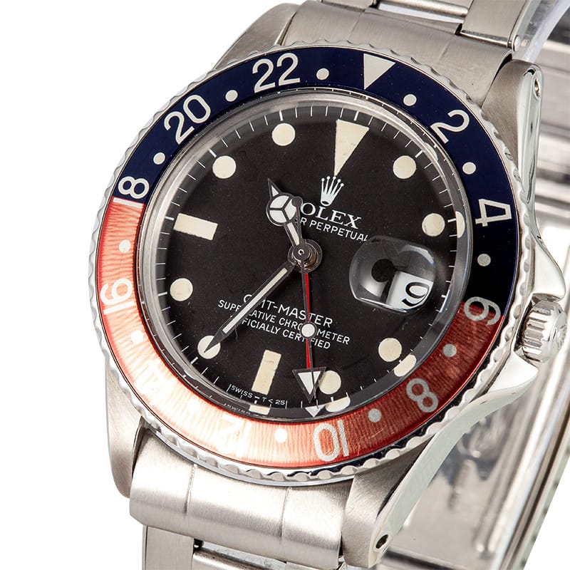 The pointed crown guard is very rare since it was produced for only a year. Rolex GMT-Master 1675 Pointed Crown Guard