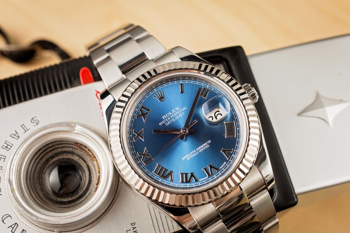 An 18k white gold bezel on the Datejust II looks fantastic. Datejust II Watches