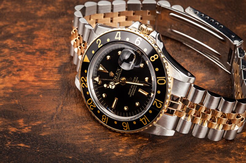 You don't need to be in the US Air Force to have a GMT-Master. If you're a traveler, this suits you well. This watch is perfect for those who are traveling.