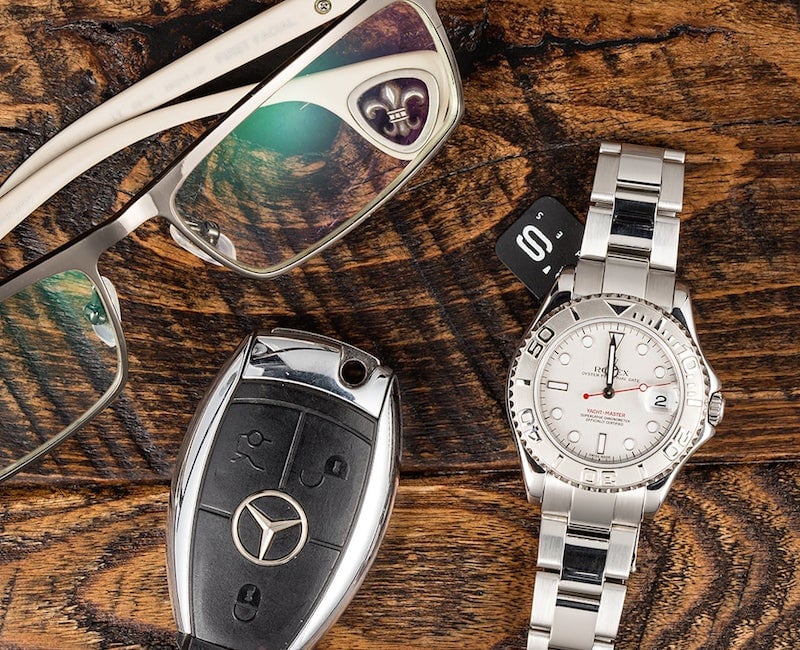 Both the Ladies Rolex and the Mens Yacht-Master would indicate a power couple.