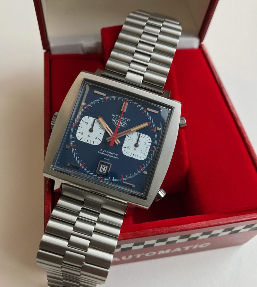 This Monaco is one of the most rare Heuer watches. This watch is also known as "no lume" that will be at Phillips 2017.