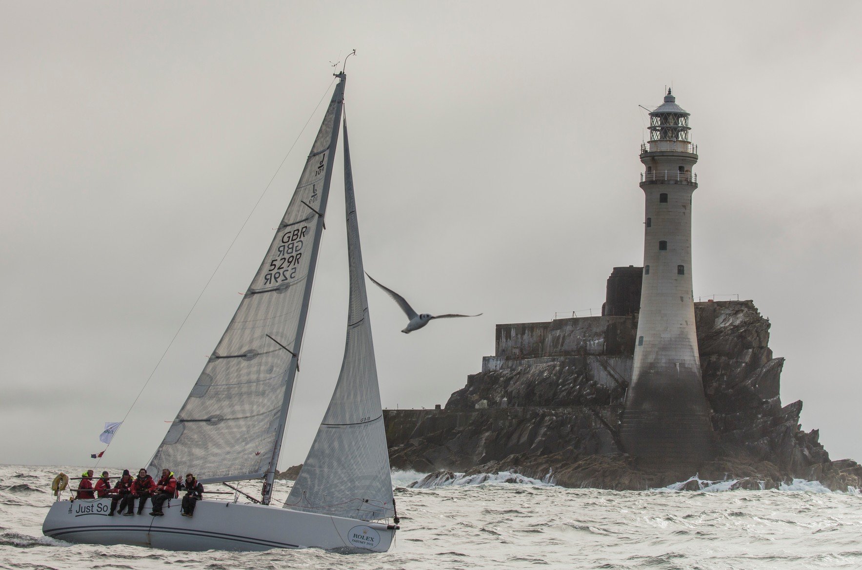Rolex will present the Yachtsman of the Year Award. The Fastnet Race 2017 is a famous race.