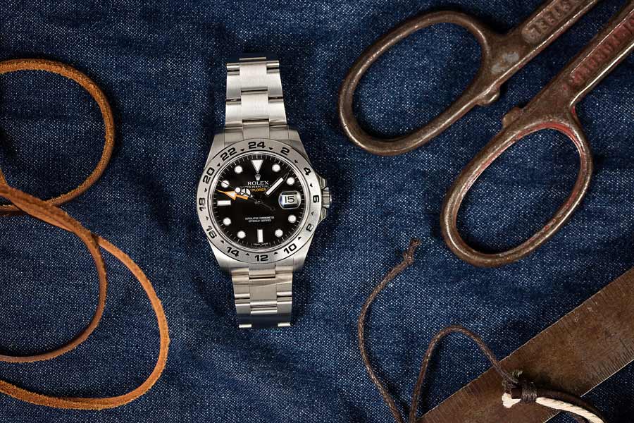 The Explorer II ref. 216570 is a simple watch, but still contains great Rolex technology. Explorer II ref. 216570