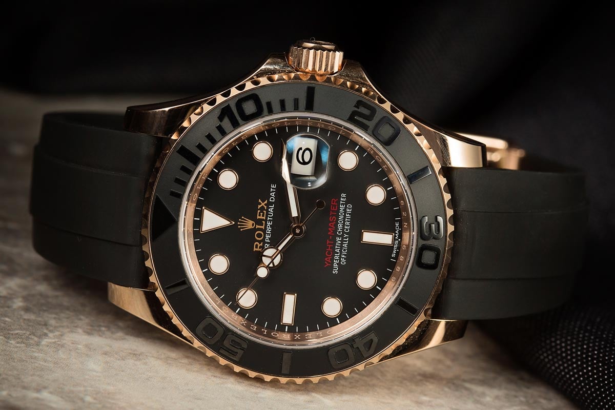 The Everose Gold Yachtmaster has a black bezel. Everose Gold Yachtmaster