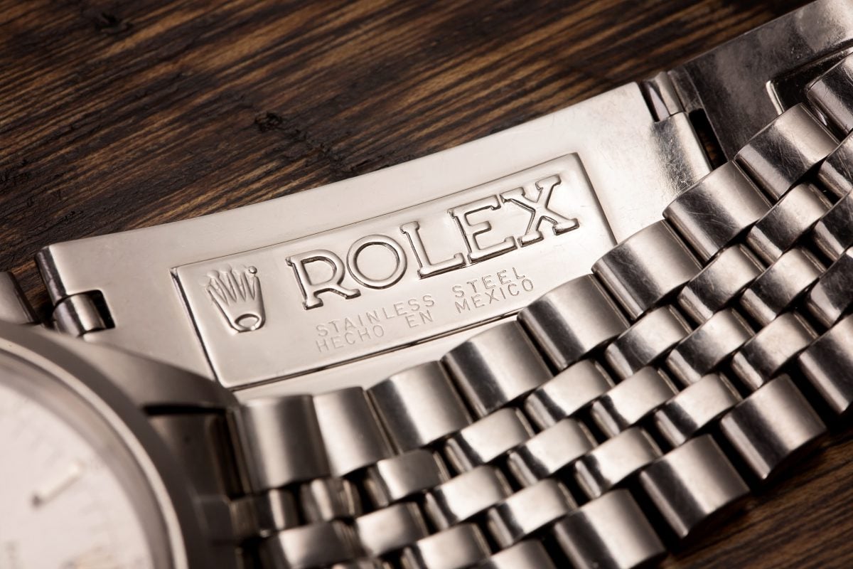 An inside view of the Rolex 6238's stainless steel jubilee bracelet