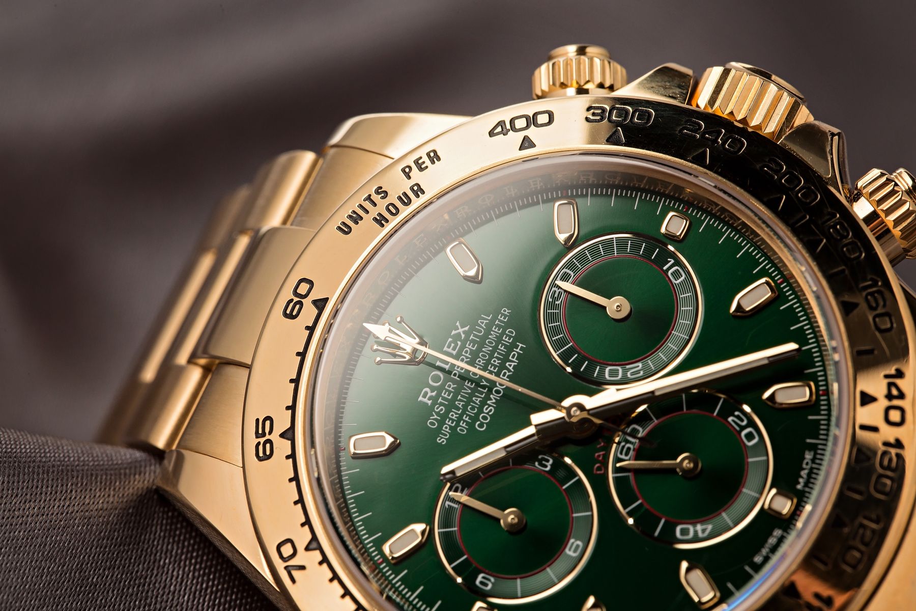 Rolex Daytona Green Dial Yellow Gold Sapphire Crystal