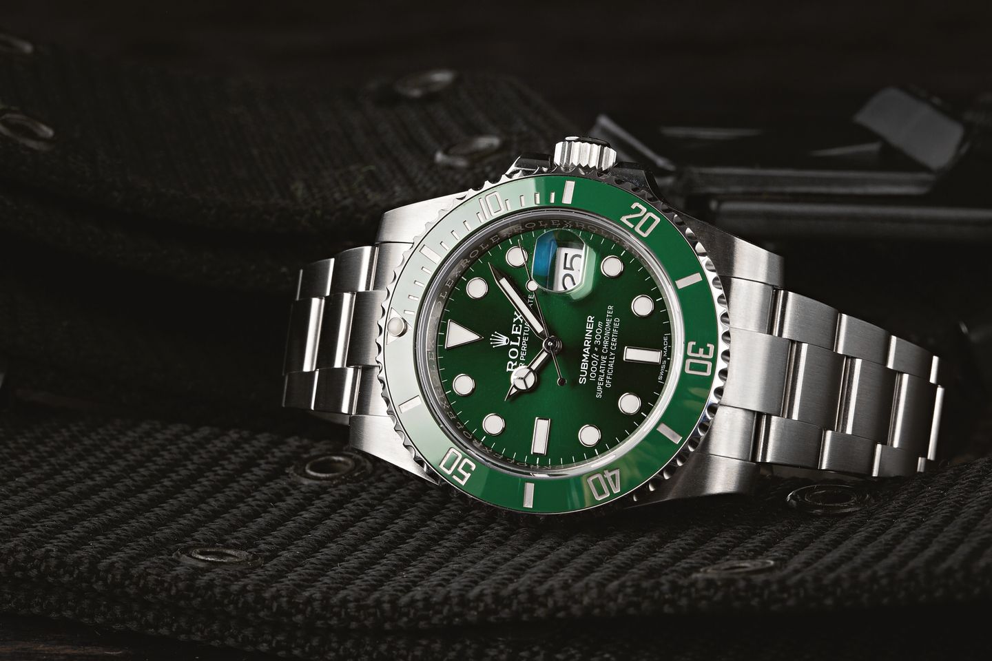 Green Rolex Submariner Watches: Hulk vs 