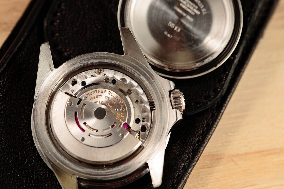 This Submariner 5512 has earned its stripes. Submariner 5512 Features
