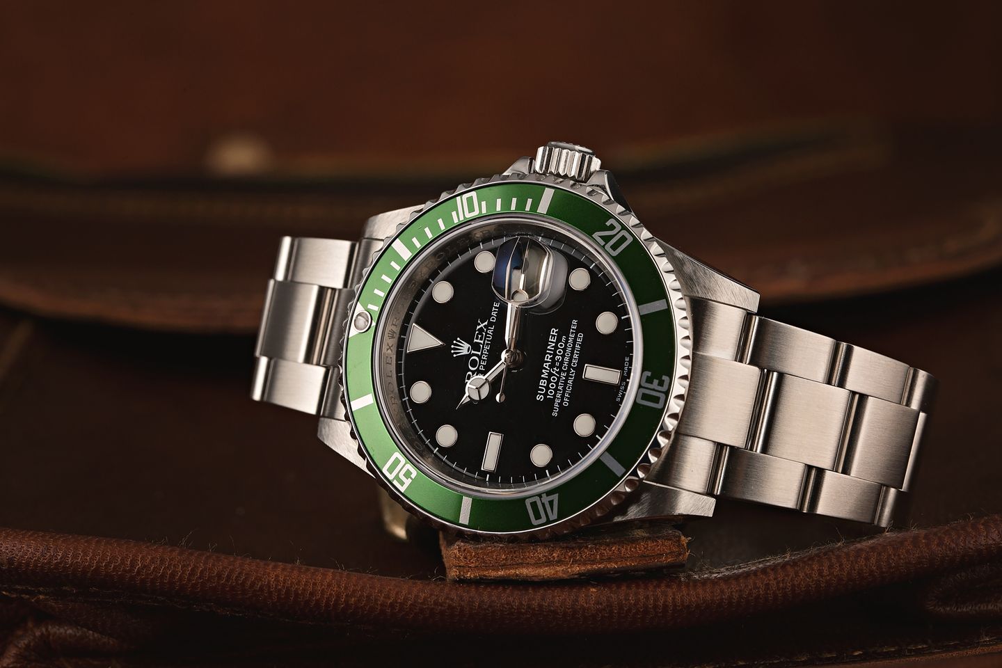 Green Rolex Submariner Hulk vs Kermit 16610 LV