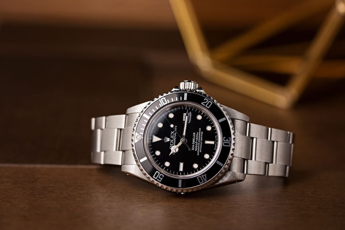 Rolex Sea-Dweller Triple Six 16660 Glossy Dial