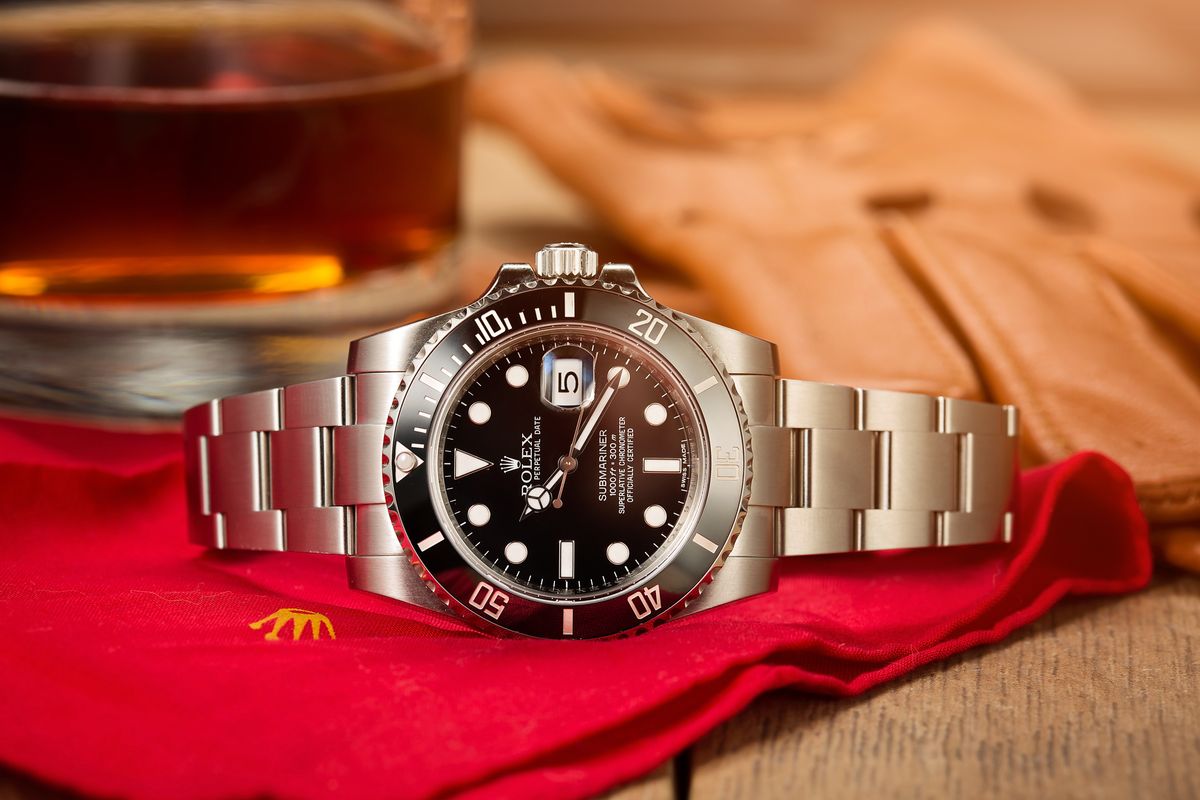 Rolex Submariner 114060 vs 116610