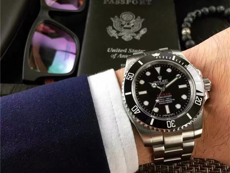 Supreme and Rolex did not officially release this watch together