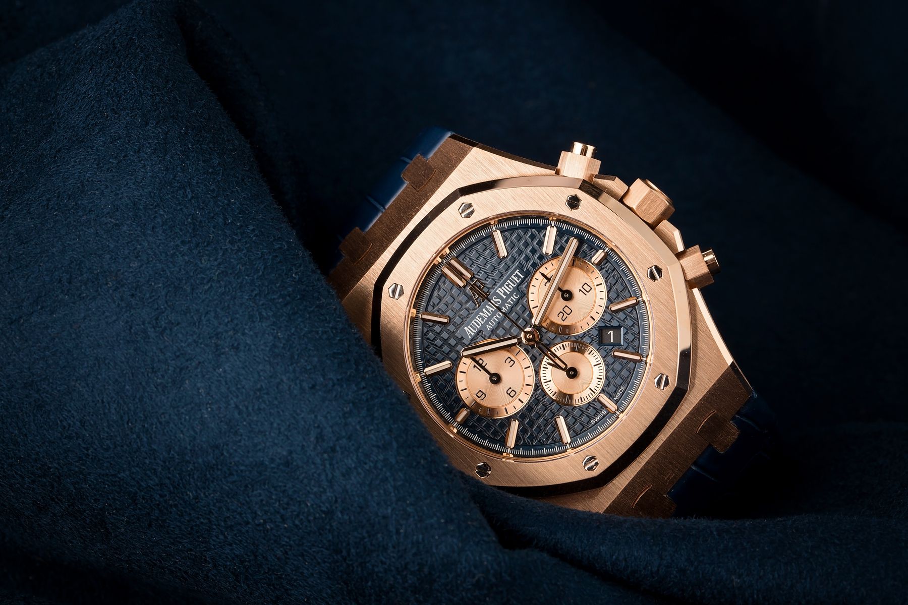 Audemars Piguet Royal Oak vs Royal Oak Offshore Chronograph 