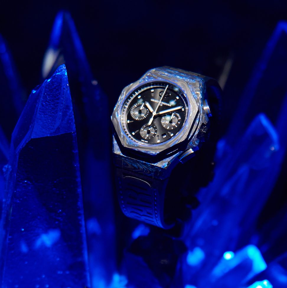 Girard-Perregaux Absolute Carbon Glass Revolutionary Materials