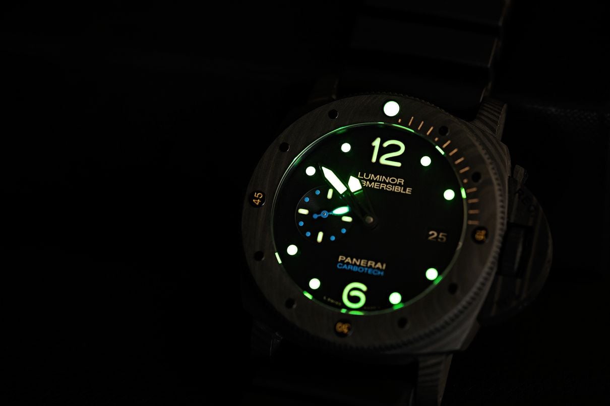  Panerai Luminor versus Panerai Submersible Carbotech dive watch