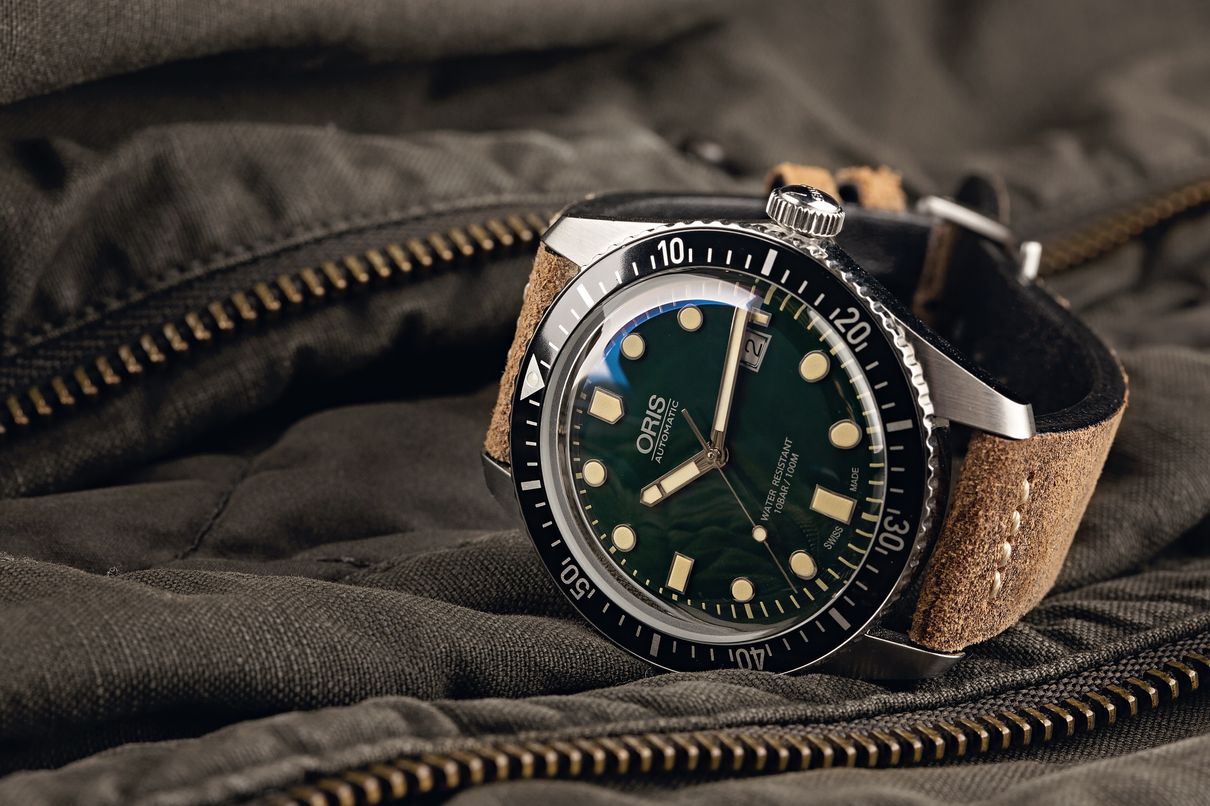 Oris Divers Sixty-Five versus Oris Aquis Comparison Guide 42mm