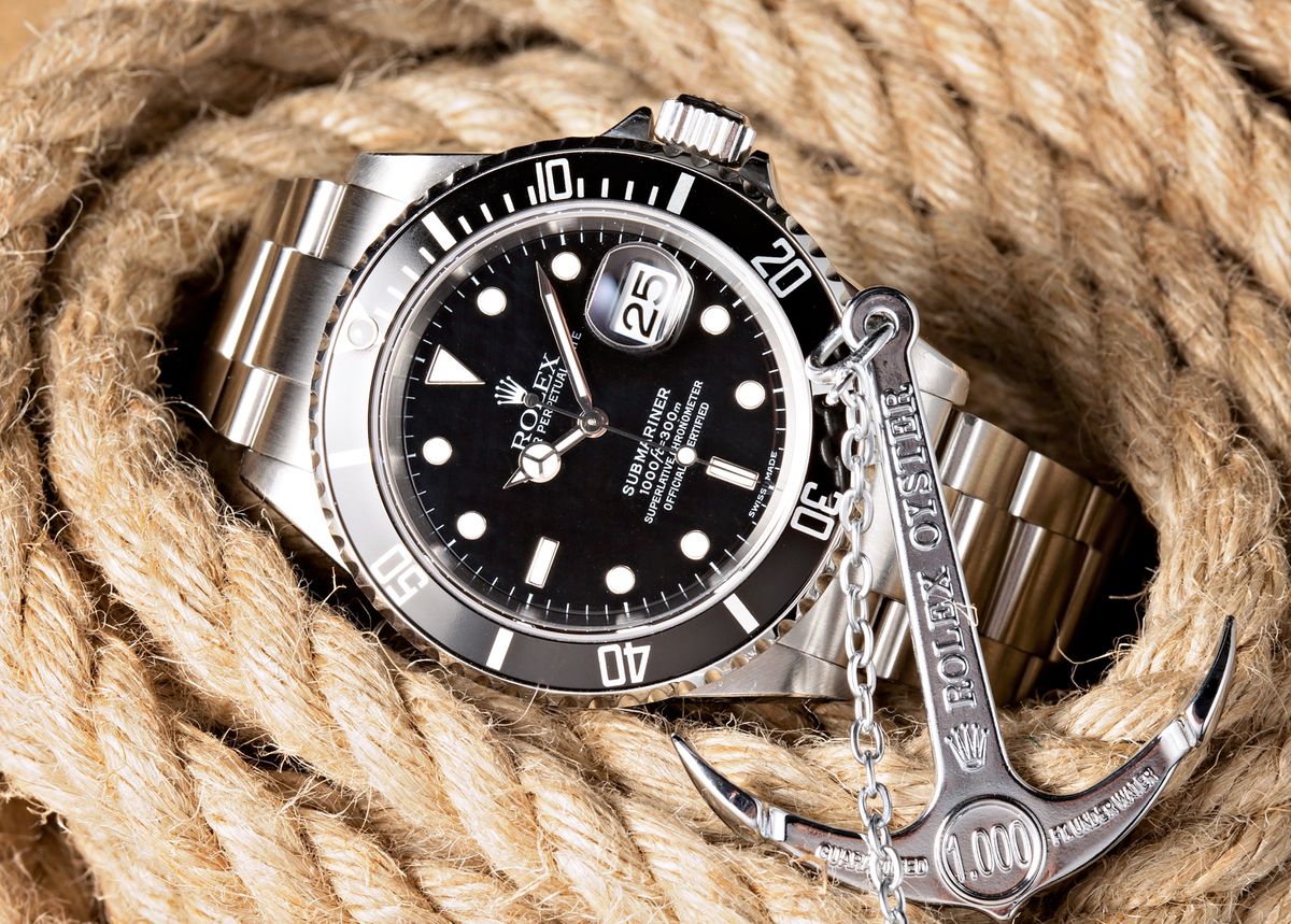 Pre-Owned Rolex Watches Buying Guide Submariner Black 16610