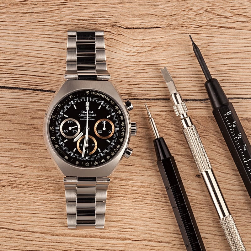 Omega Speedmaster Professional versus Speedmaster MKII Comparson